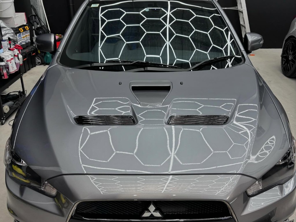 High-gloss ceramic coated vehicle finish